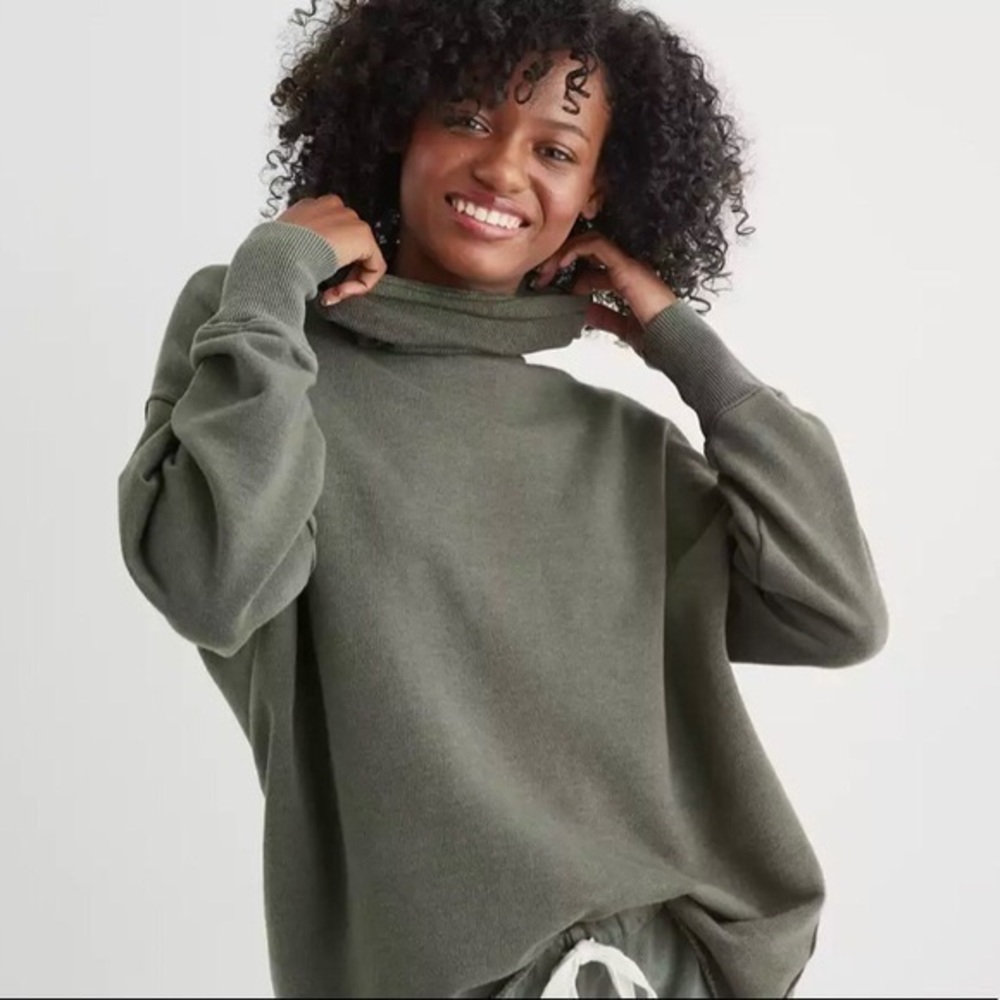 Aerie Fleece Turtleneck Sweatshirt - Size L